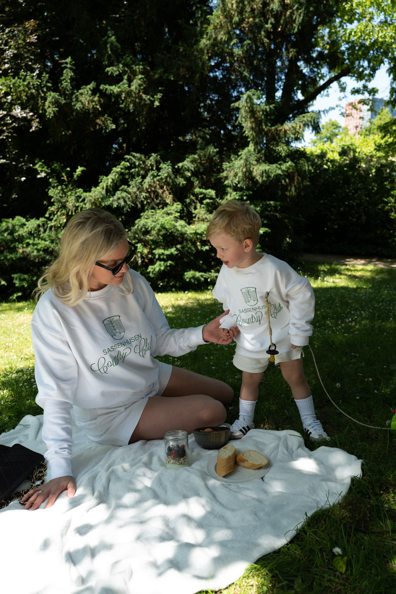 SASSENHUSEN COUNTRY CLUB Sweater (White)